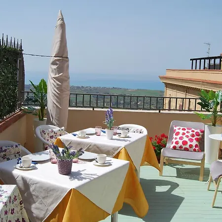Oda ve Kahvaltı La Finestra Sulla Valle 3*
