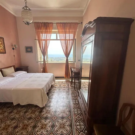 Oda ve Kahvaltı La Finestra Sulla Valle 3*